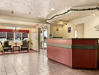Microtel Inn & Suites By Wyndham Holland Interior foto